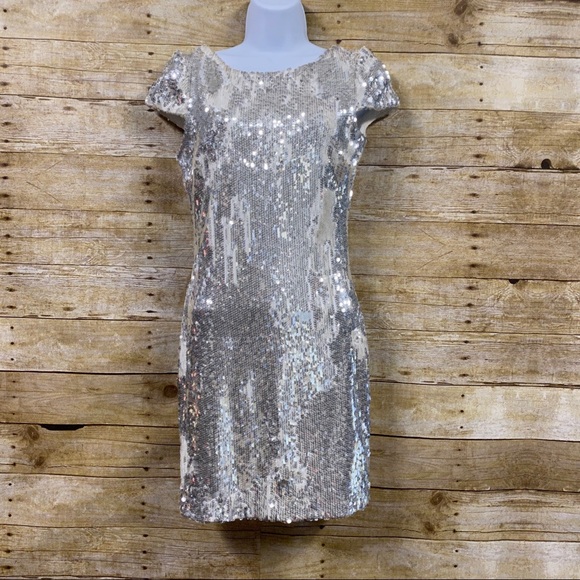 Dress the Population Dresses & Skirts - Dress the Population silver sequined body con dress size small